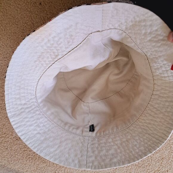 Burberry hat   - Picture 10 of 10